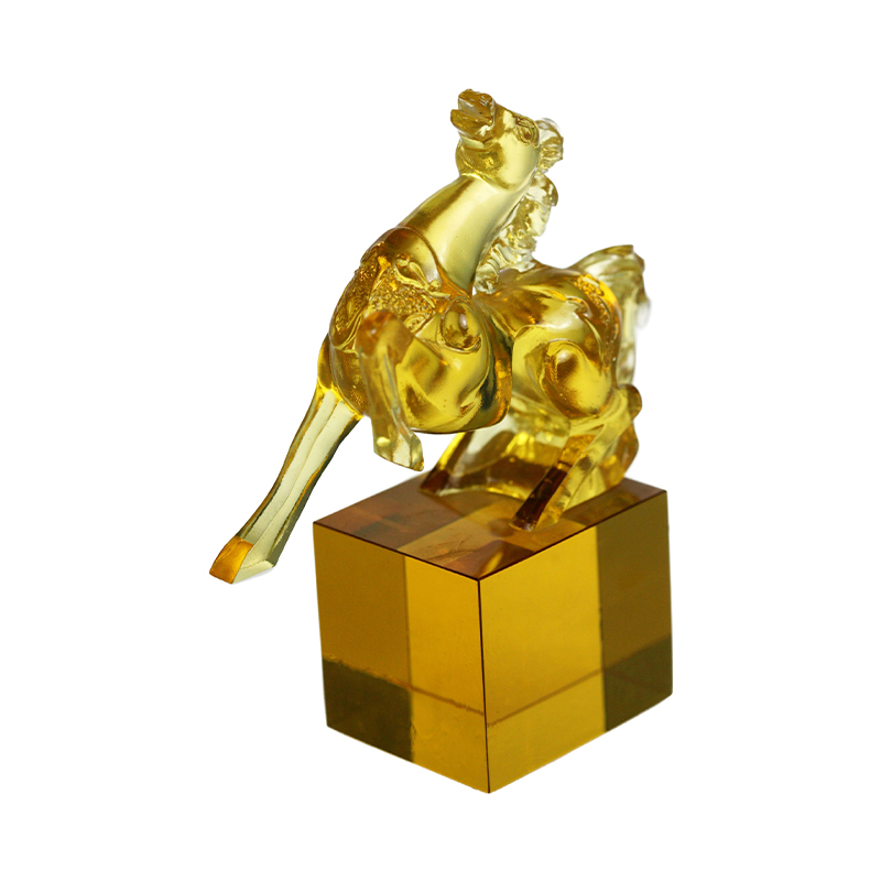 Ornamento de selo de cristal de cavalo dourado