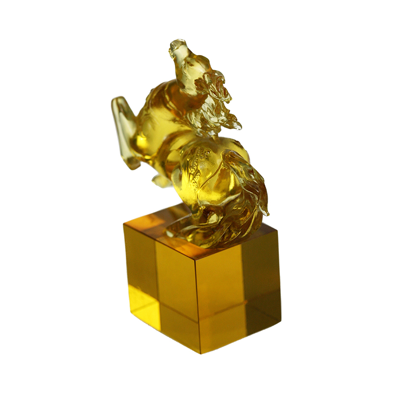 Ornamento de selo de cristal de cavalo dourado