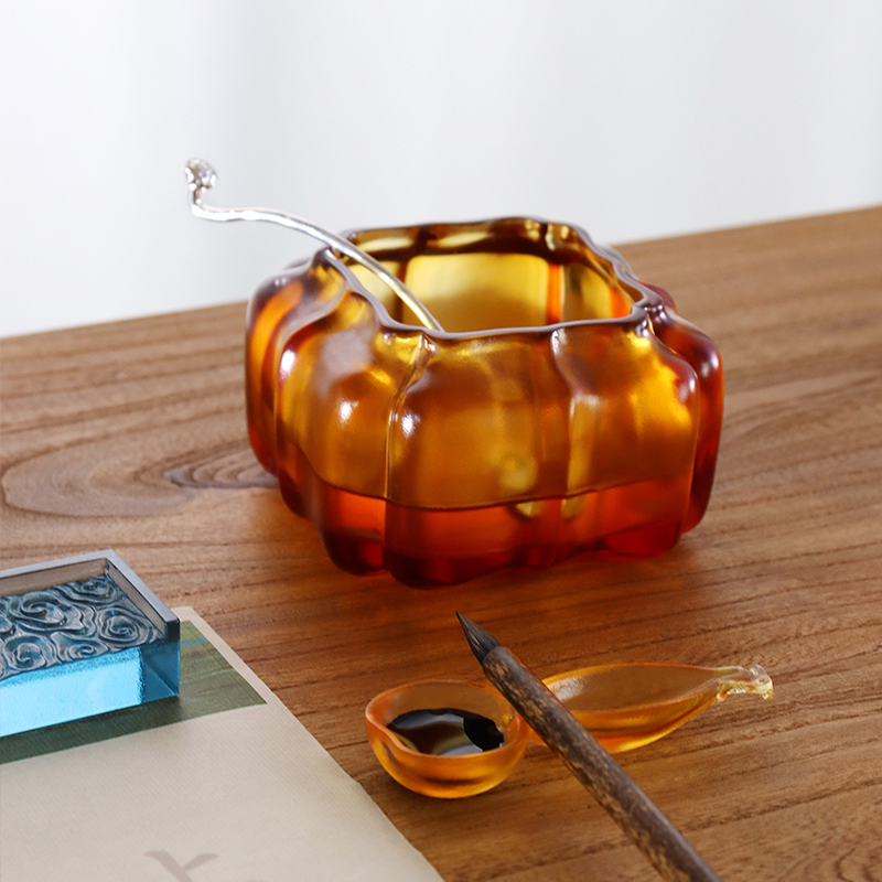 Pote de água em formato de abóbora de cristal roxo