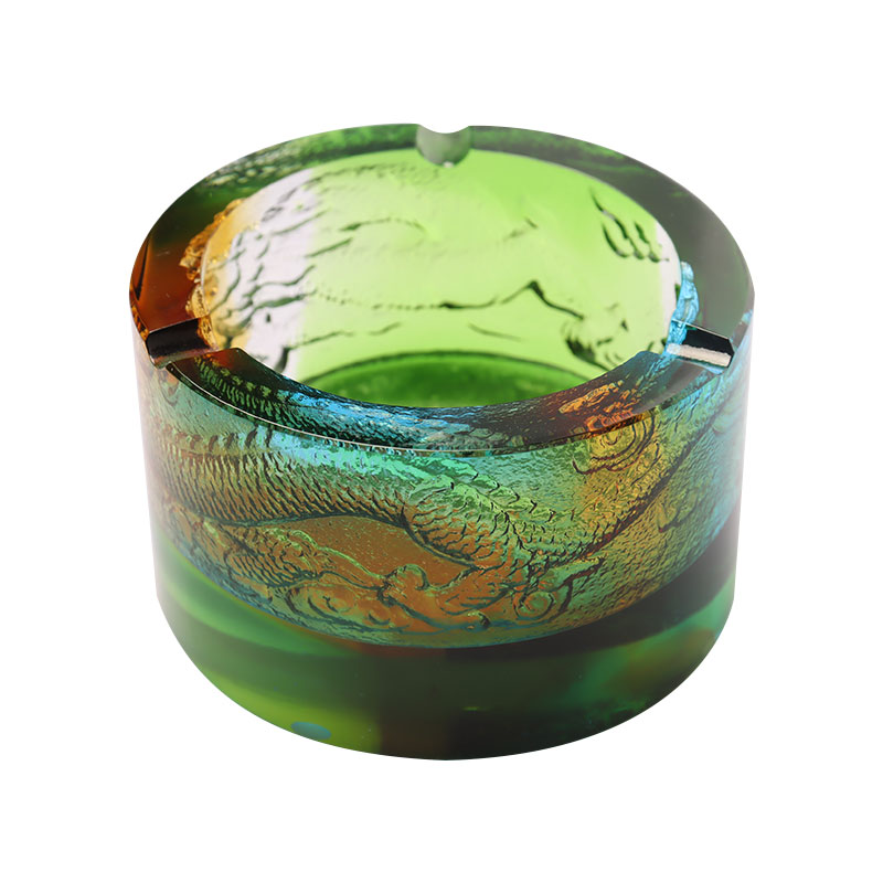 Cinzeiro de vidro com padrão de dragão fora do mar