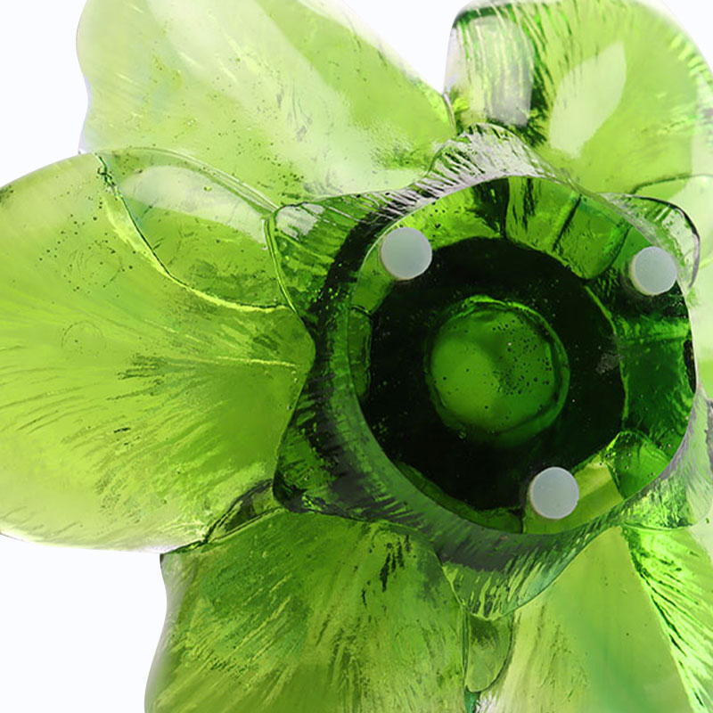 Castiçal em formato de pétala de vidro