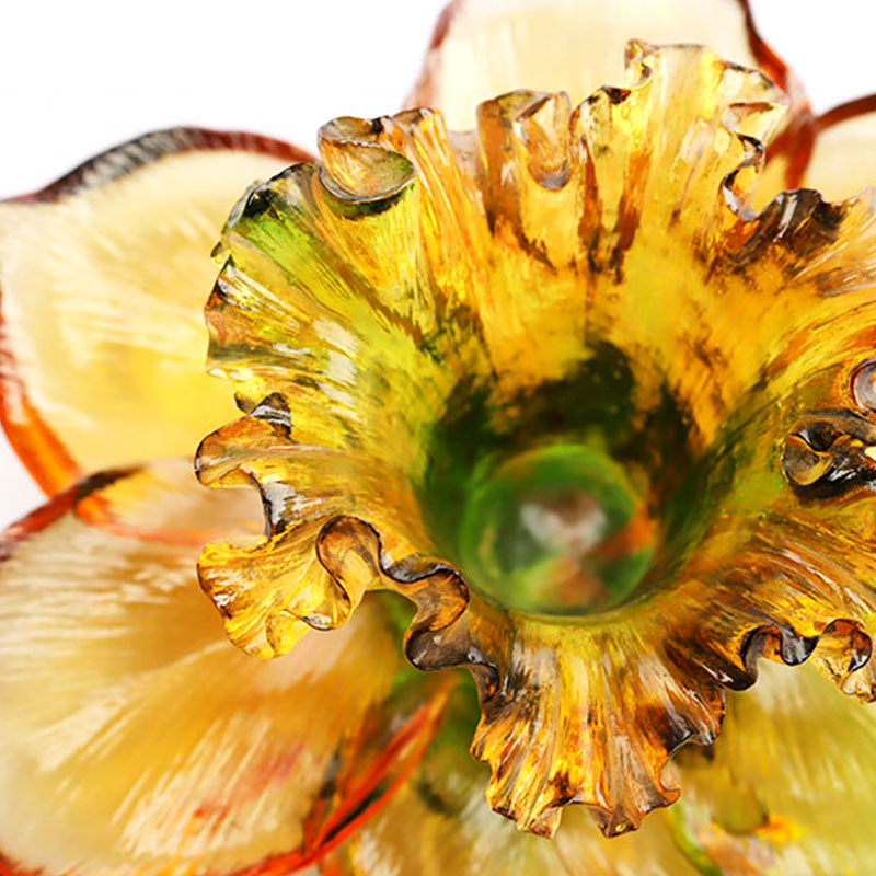 Castiçal em formato de pétala de vidro
