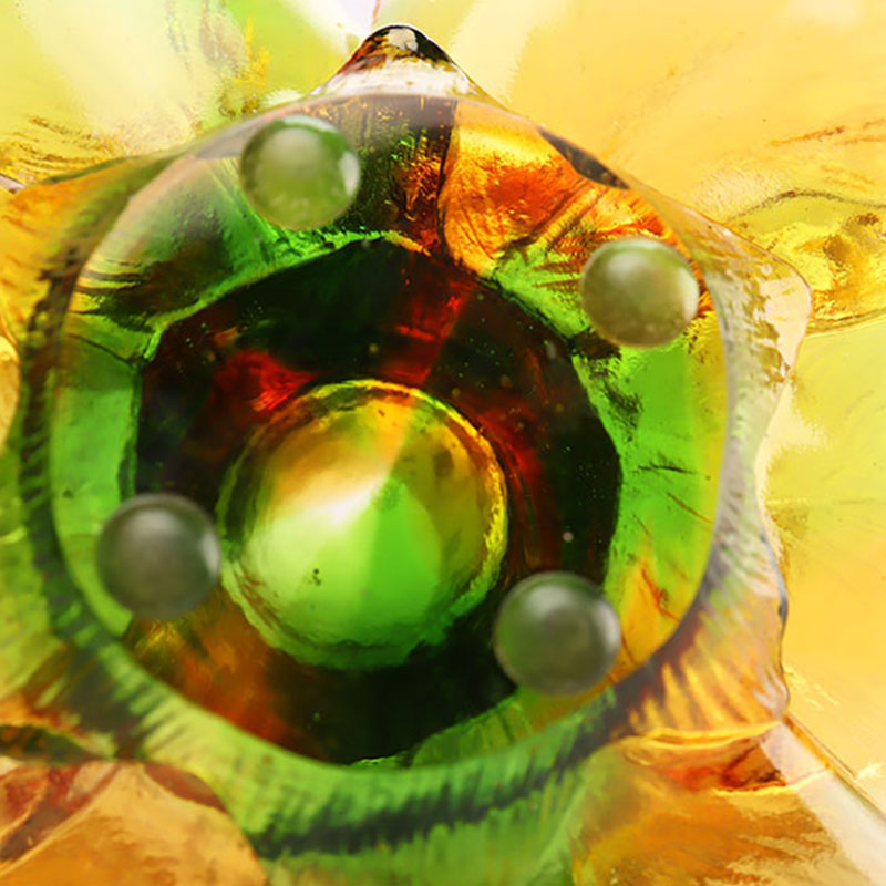 Castiçal em formato de pétala de vidro