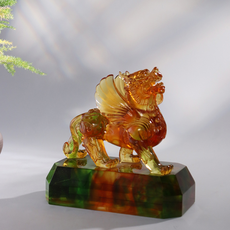 Enfeites de fera com esmalte colorido cristalino