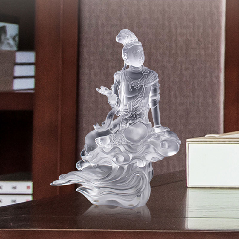 Escultura de vidro transparente do Bodhisattva Avalokiteśvara