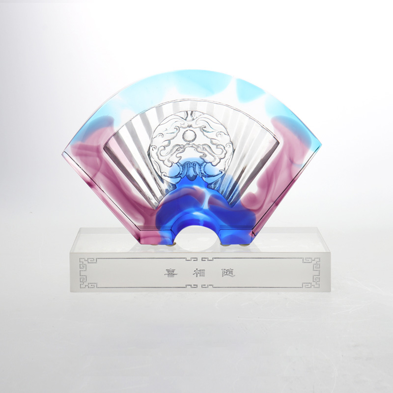 Ornamentos de vidro esmaltados chineses em forma de leque